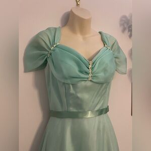 Vintage Mint Cap Sleeve Tulle Gown Union Made 10 Ruffle Floral Lace Ribbon Bow